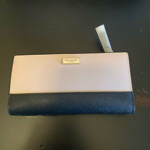 NWT Kate Spade Stacy Laurel Way wallet